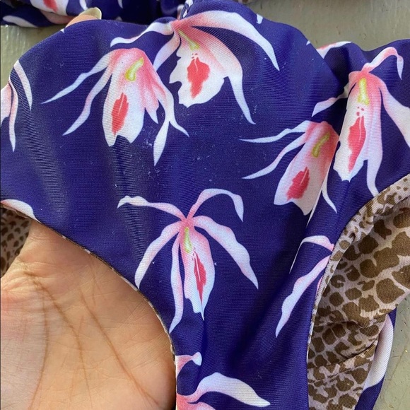 Acacia honey one piece - Picture 2 of 2